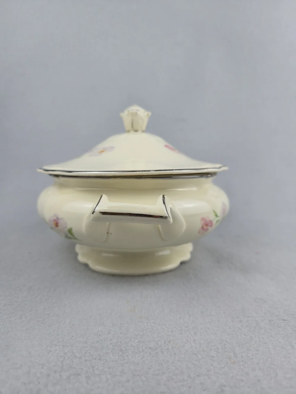 Please review all photos carefully for exact measurements and item condition. Fe